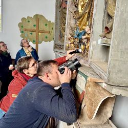 Am 10. und 11. Oktober widmeten sich Experten aus ganz Deutschland spätgotischer Retabelkunst und ihrer Farbfassungen. (Foto: LK Prignitz)
