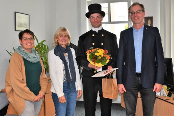 Bei der offiziellen Übergabe der Bestellungsurkunde (v.l.n.r.):Janine Bahlke, Sabine Kramer, Sebastian Rozansky und Andreas Much. Foto: Bernd Atzenroth / Landkreis Prignitz