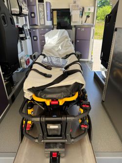 Modern und zweckmäßig ausgestattet - das neue Rettungsfahrzeug (Foto: LK Prignitz)
