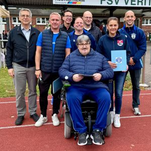 Dr. Oliver Hermann, Christian Fascher, Norman Asmus, Christian Kube, Ingo Jeschke, Landrat Christian Müller, Christina Rätke und Tino Gerloff (v.l.n.r.)